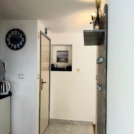Villa Grande Vista - Lovely Apartment With Spacious Lush Mediterranean Patio And Sea View Trogir Exterior photo