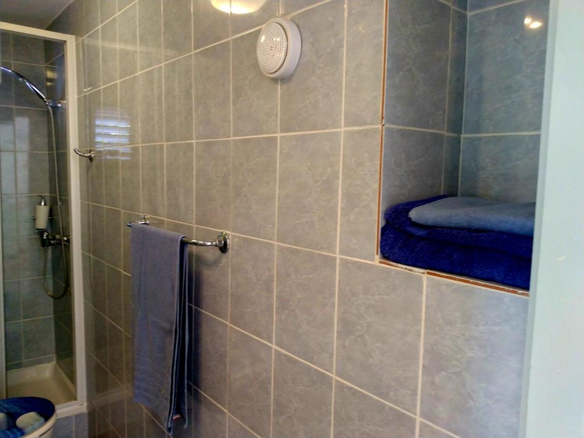 Grande Vista - Lovely With Spacious Lush Mediterranean Patio And Sea View