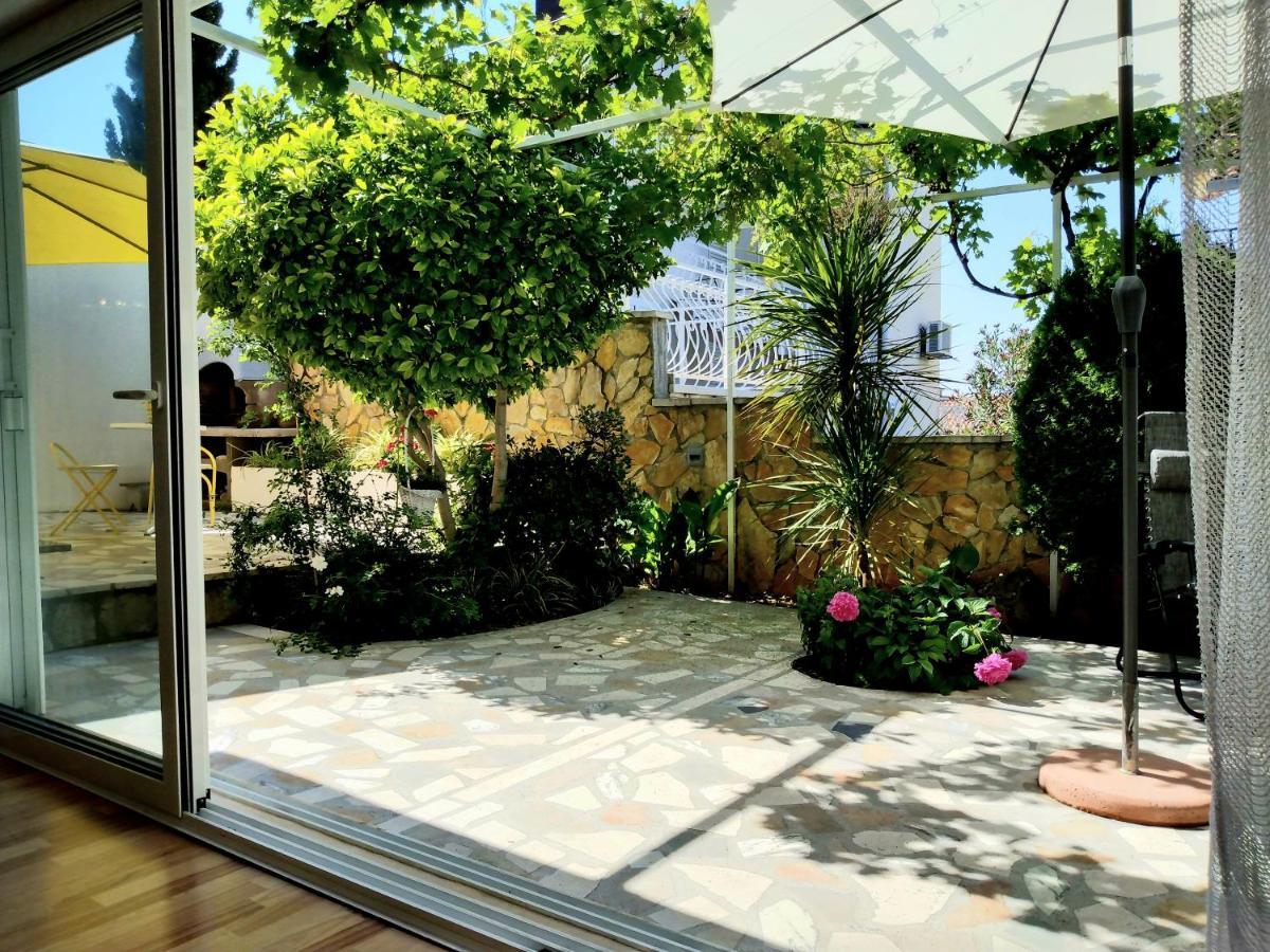 Grande Vista - Lovely With Spacious Lush Mediterranean Patio And Sea View *