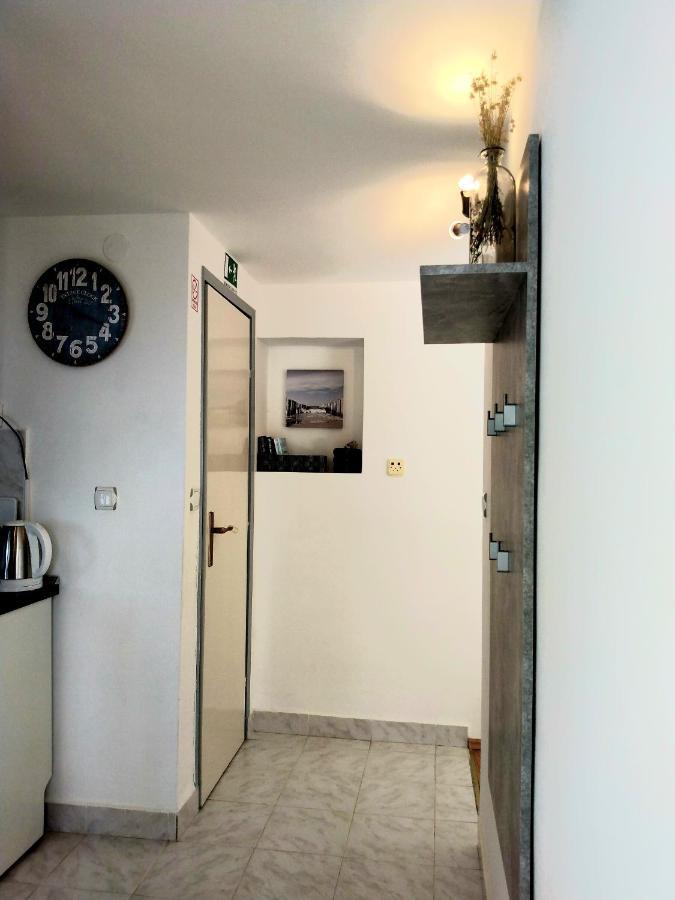 Grande Vista - Lovely With Spacious Lush Mediterranean Patio And Sea View *