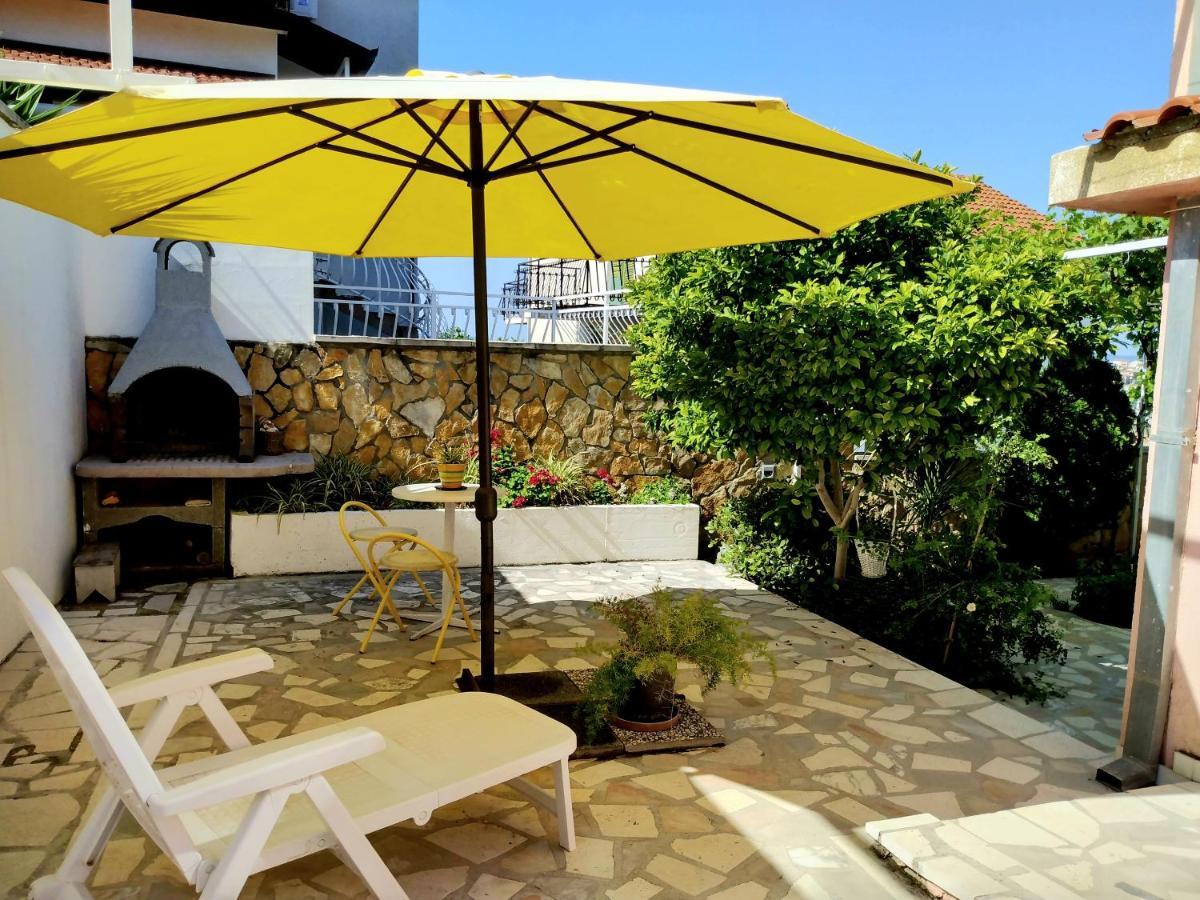 Apartment Grande Vista - Lovely With Spacious Lush Mediterranean Patio And Sea View *