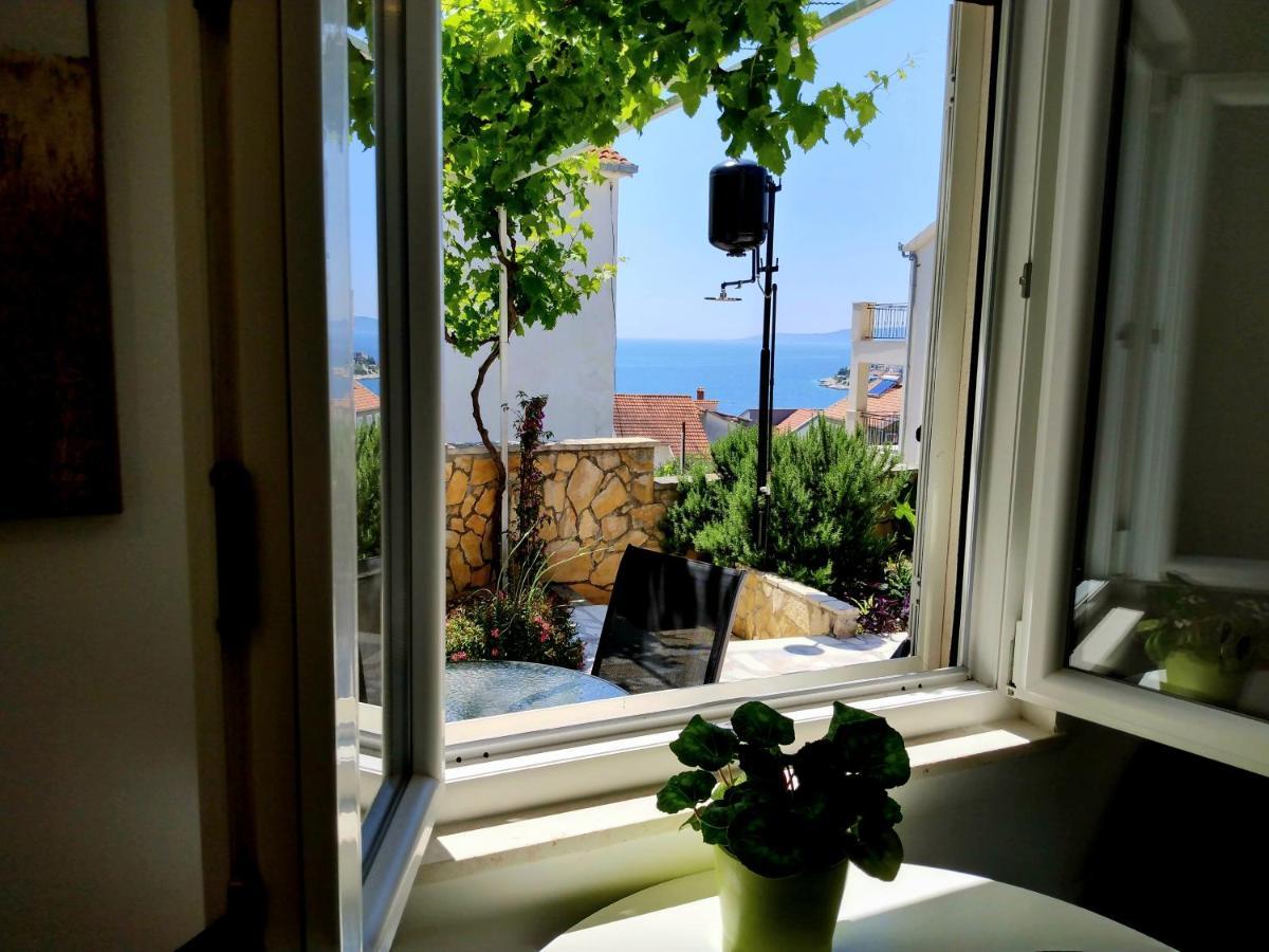 Grande Vista - Lovely With Spacious Lush Mediterranean Patio And Sea View *