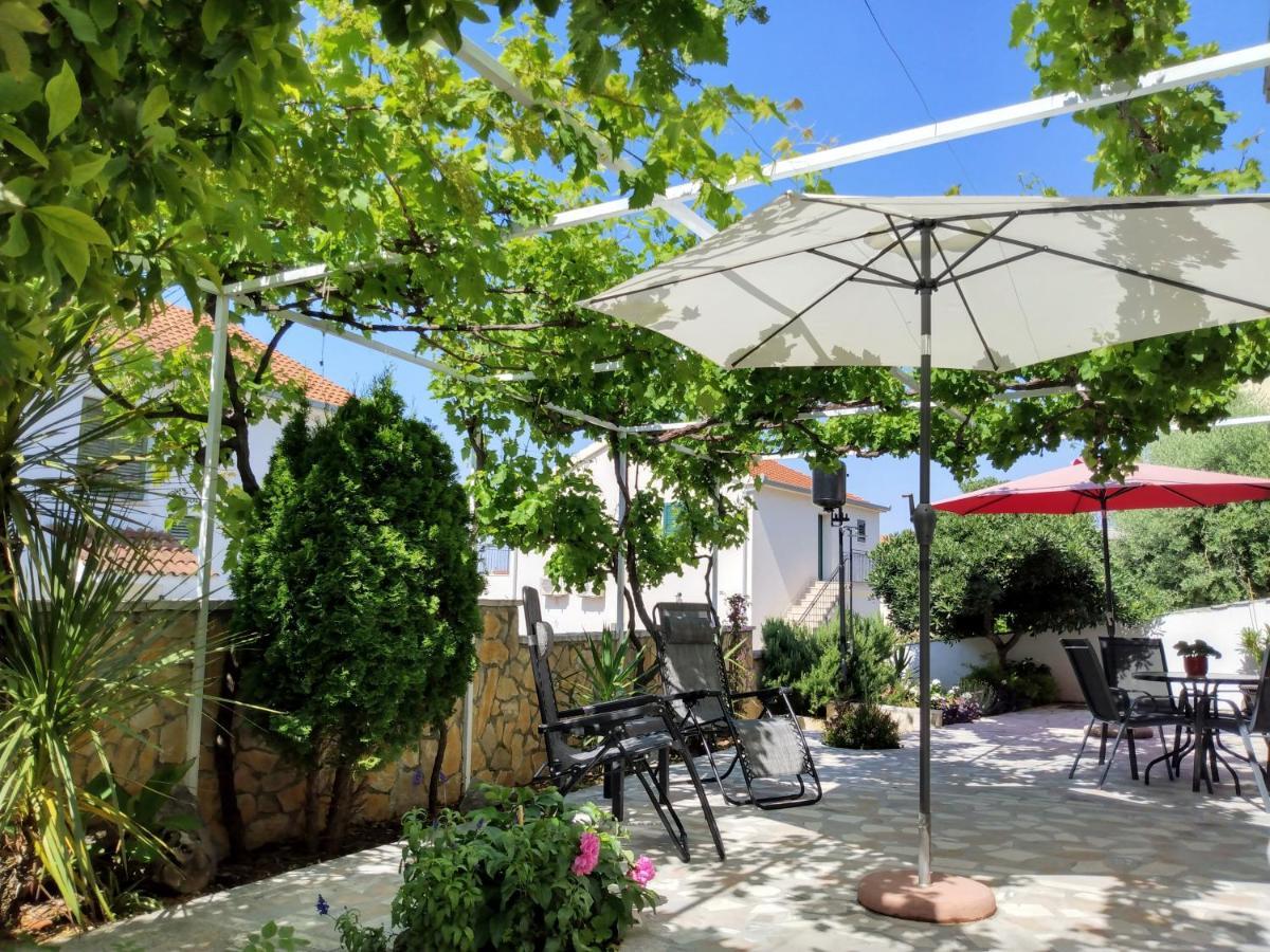Grande Vista - Lovely With Spacious Lush Mediterranean Patio And Sea View * Trogir