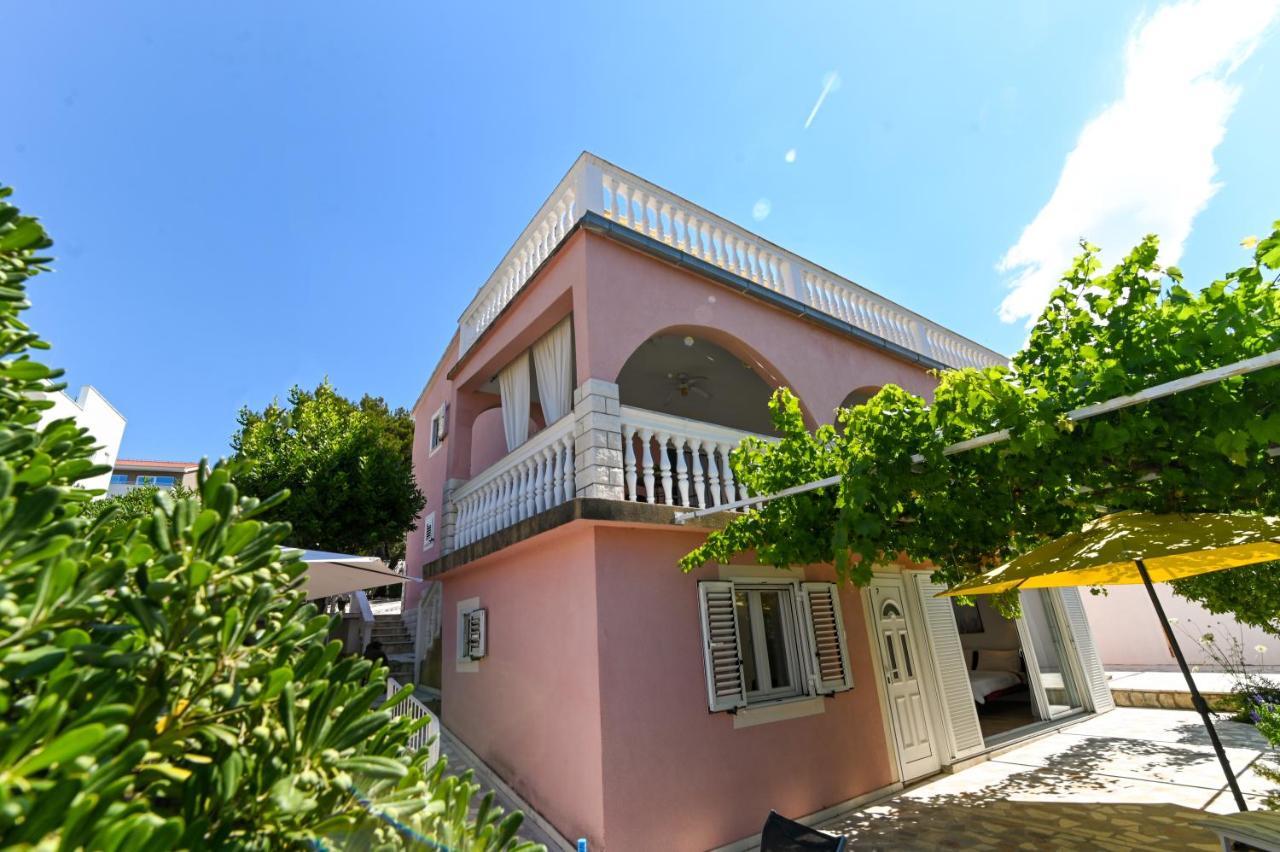 Grande Vista - Lovely With Spacious Lush Mediterranean Patio And Sea View *