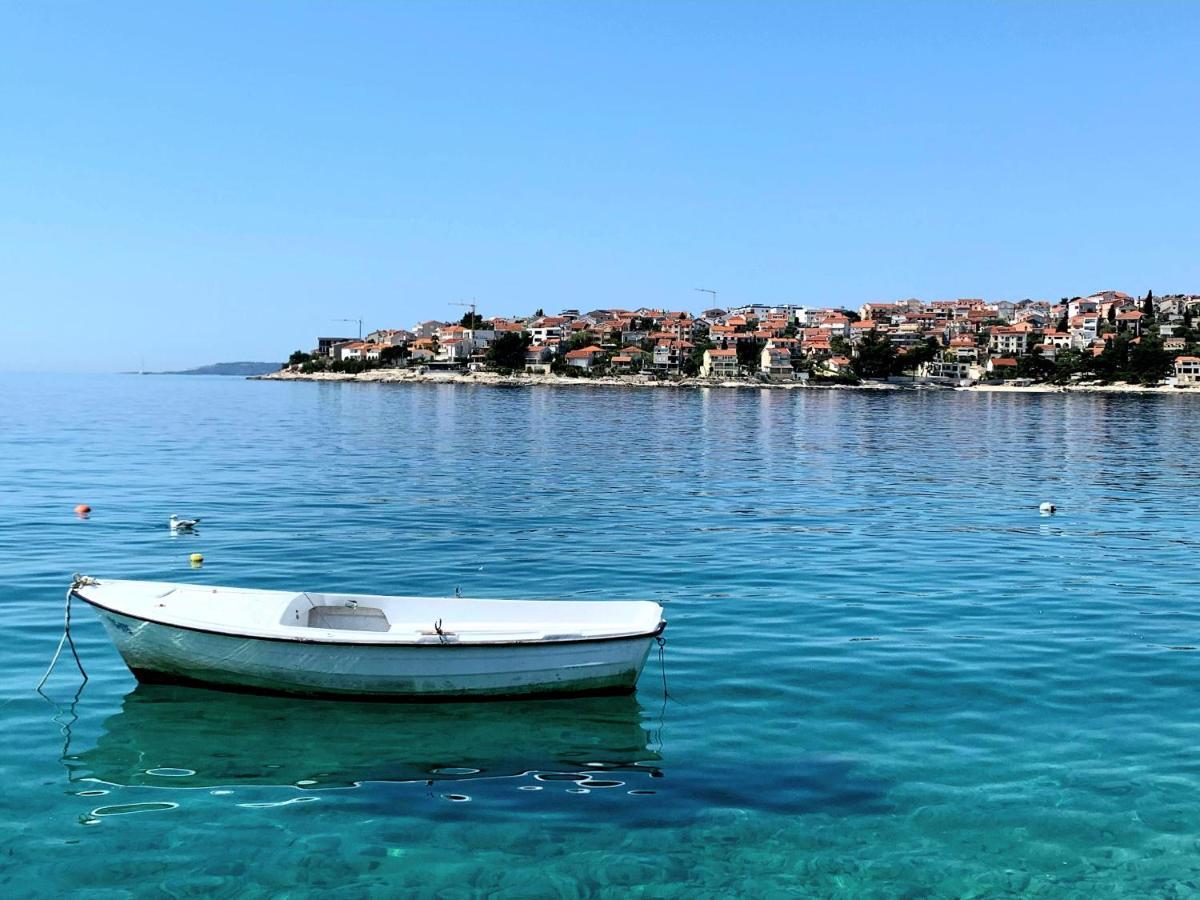 Grande Vista - Lovely With Spacious Lush Mediterranean Patio And Sea View