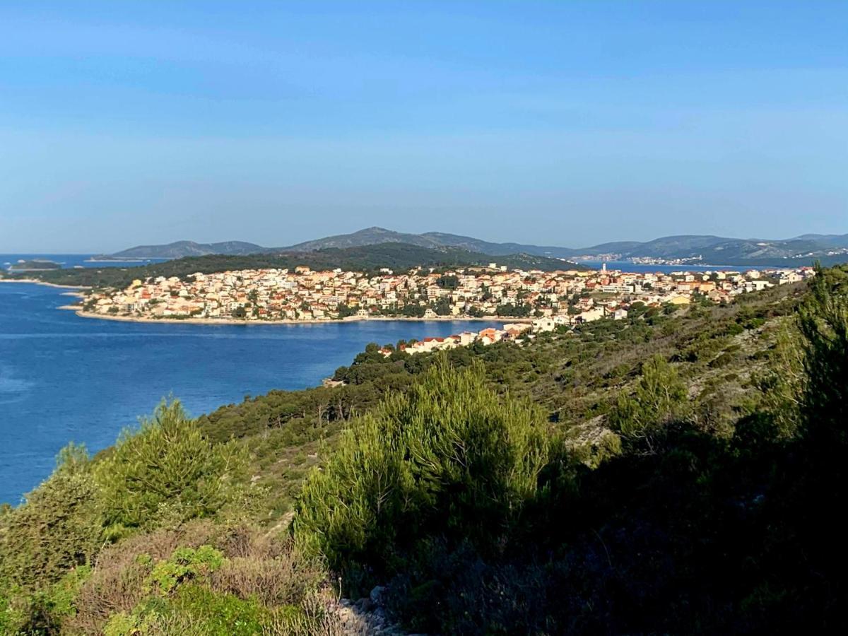 Grande Vista - Lovely With Spacious Lush Mediterranean Patio And Sea View *