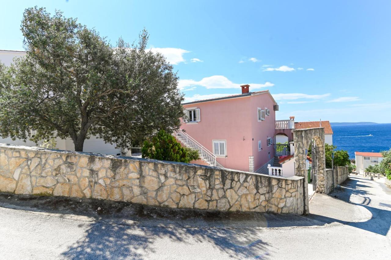Grande Vista - Lovely With Spacious Lush Mediterranean Patio And Sea View *
